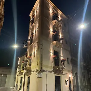 https://vicolo-san-gaetano-luxury-rooms.sicilyhotelsitaly.net